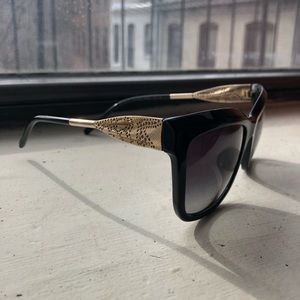 Burberry black/silver glasses